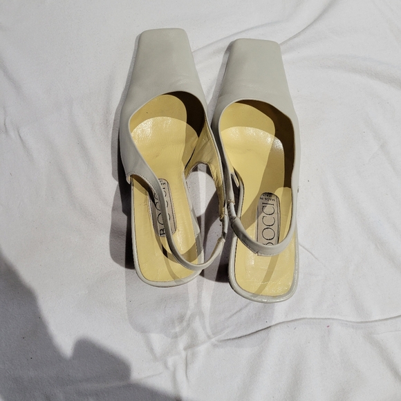 Beige square toe slings.  SIZE 4 - Picture 4 of 8